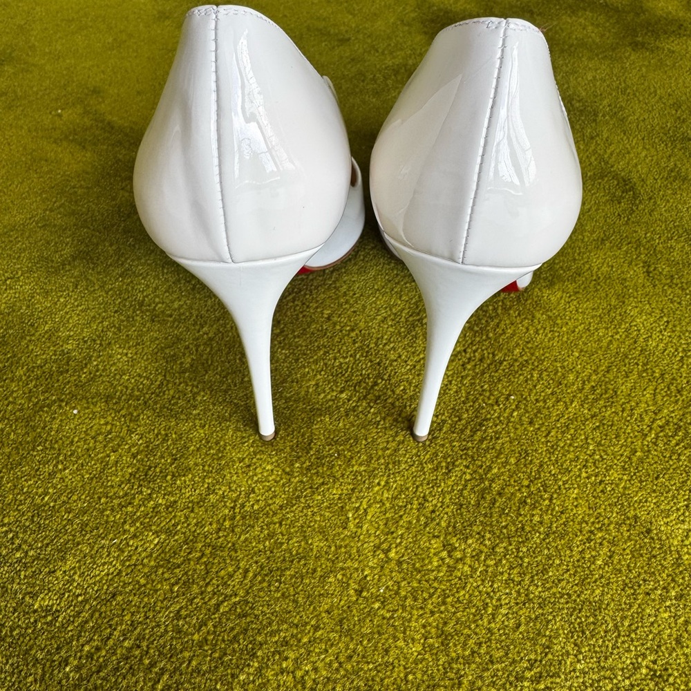Hot chick Elegant White High Heels 90’ - Picture 4 of 7